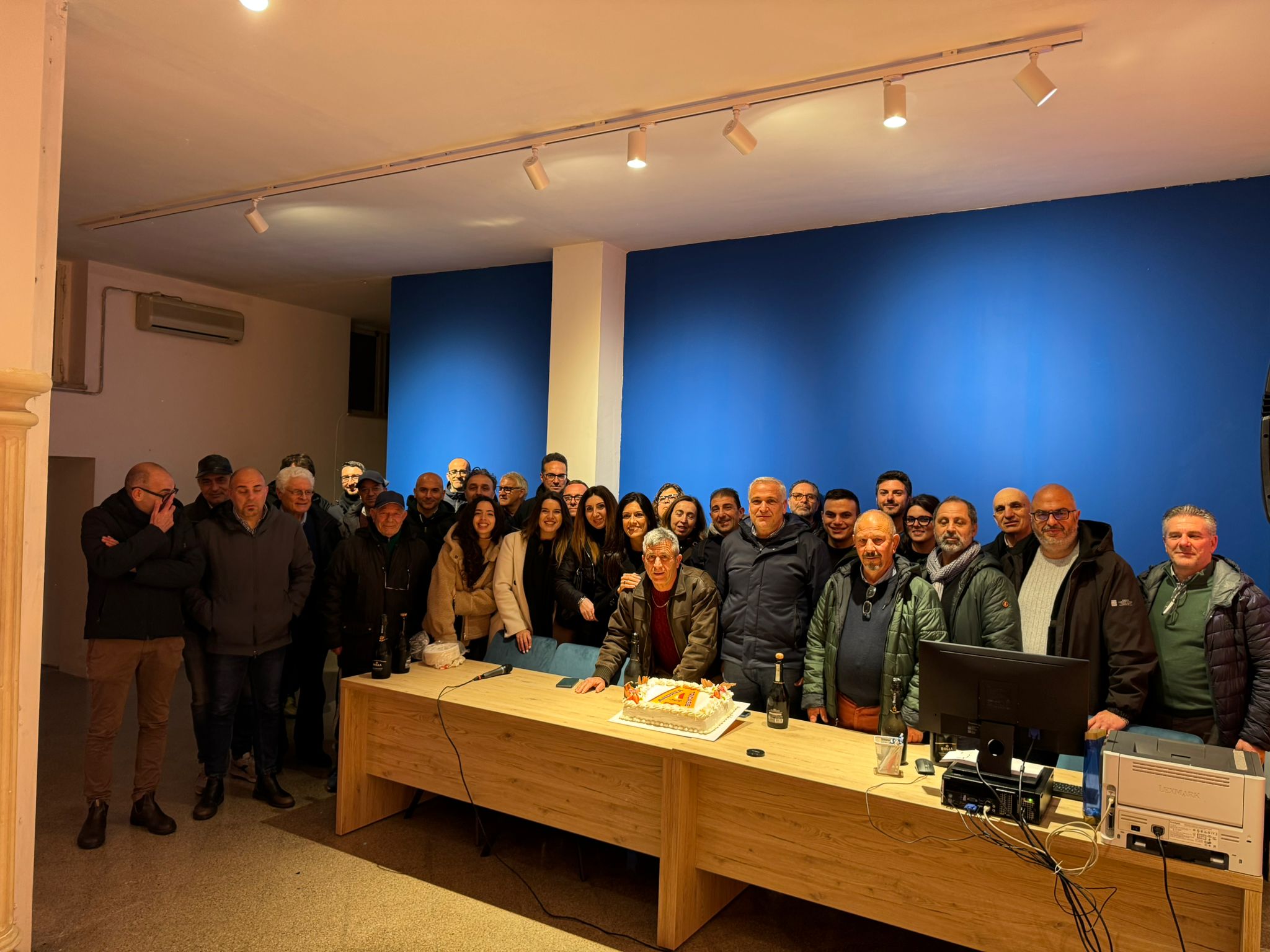 Andrea Morciano sul palco durante la presentazione